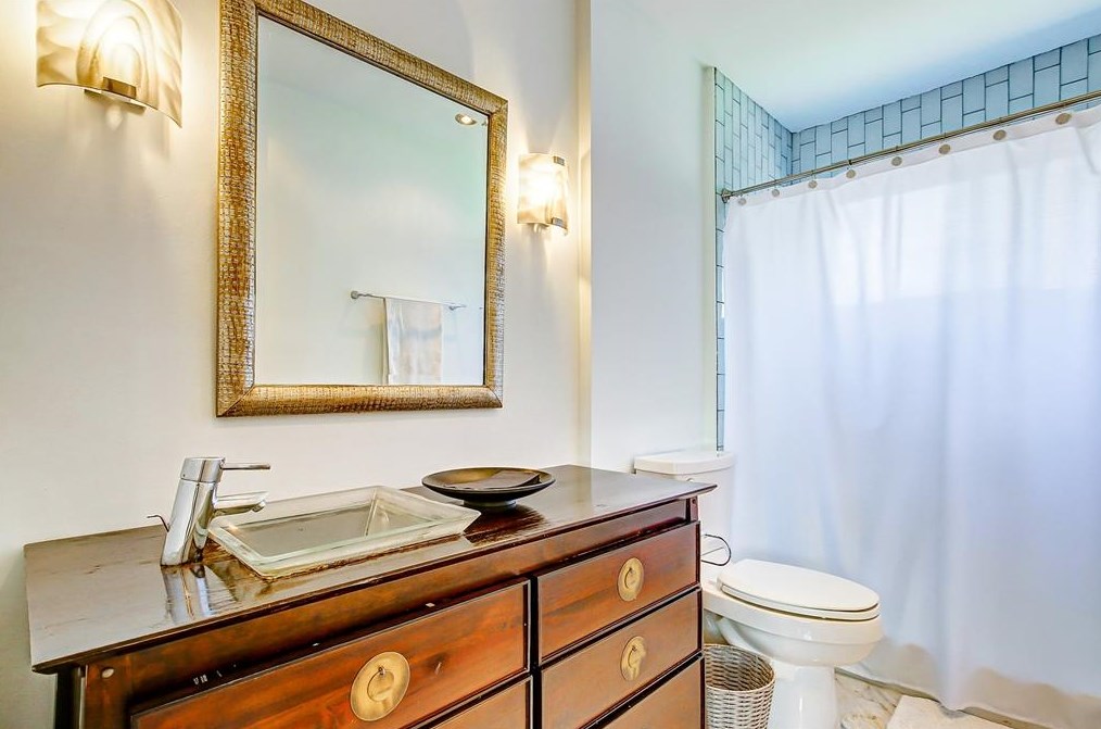 2202 Kinbrook Dr, Houston TX 77077-6115 exterior