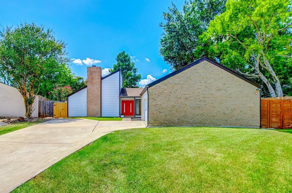 2202 Kinbrook Dr, Houston, TX 77077-6115