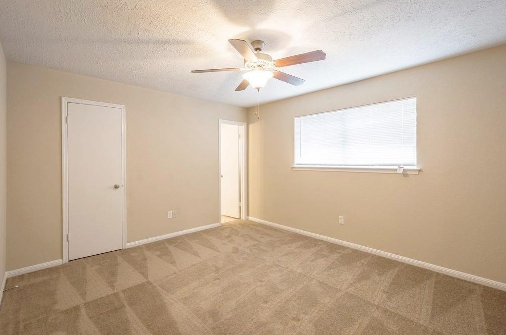 11918 Kirkholm Dr, Houston, TX 77089