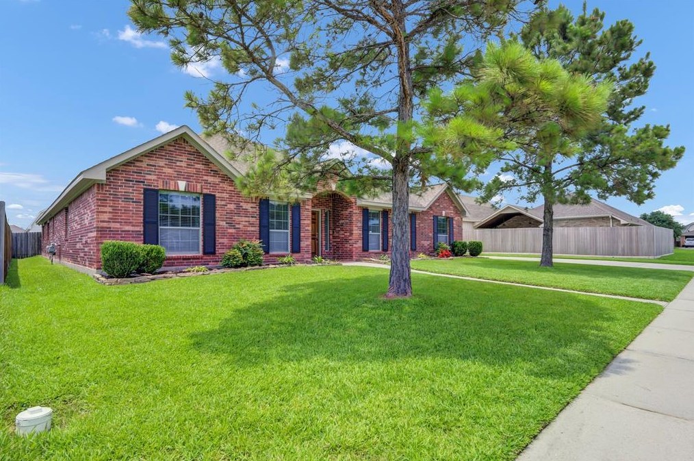 2304 Casa Grande Dr, League City, TX 77573-1446