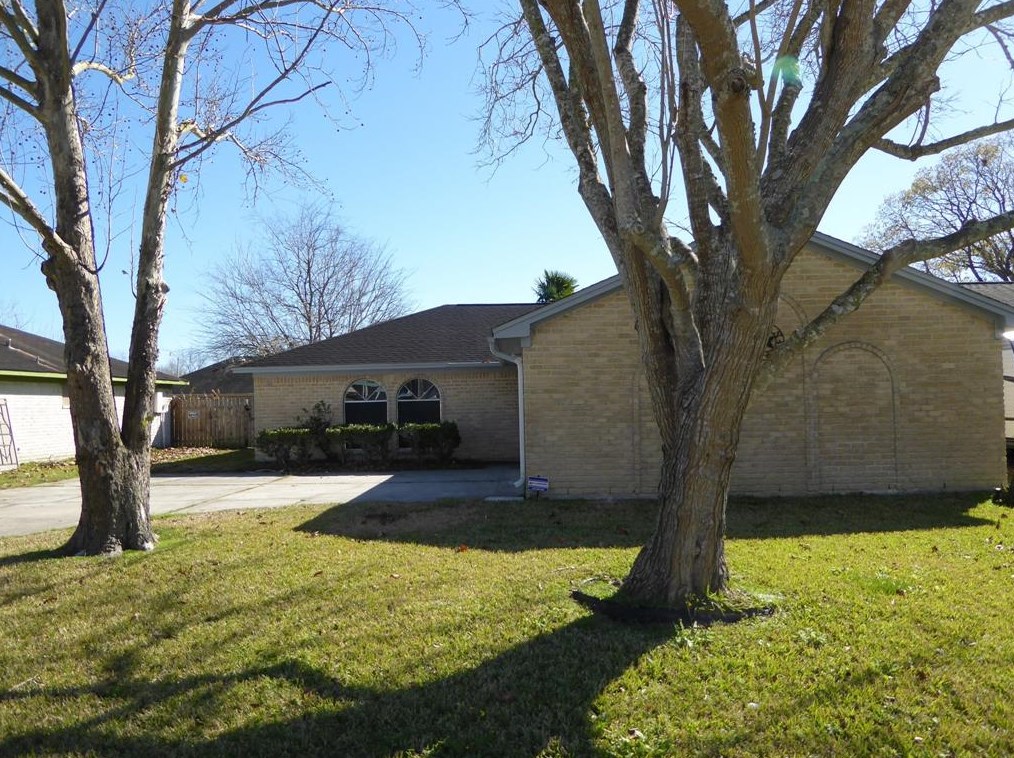 2911 Mariner Dr, League City, TX 77573
