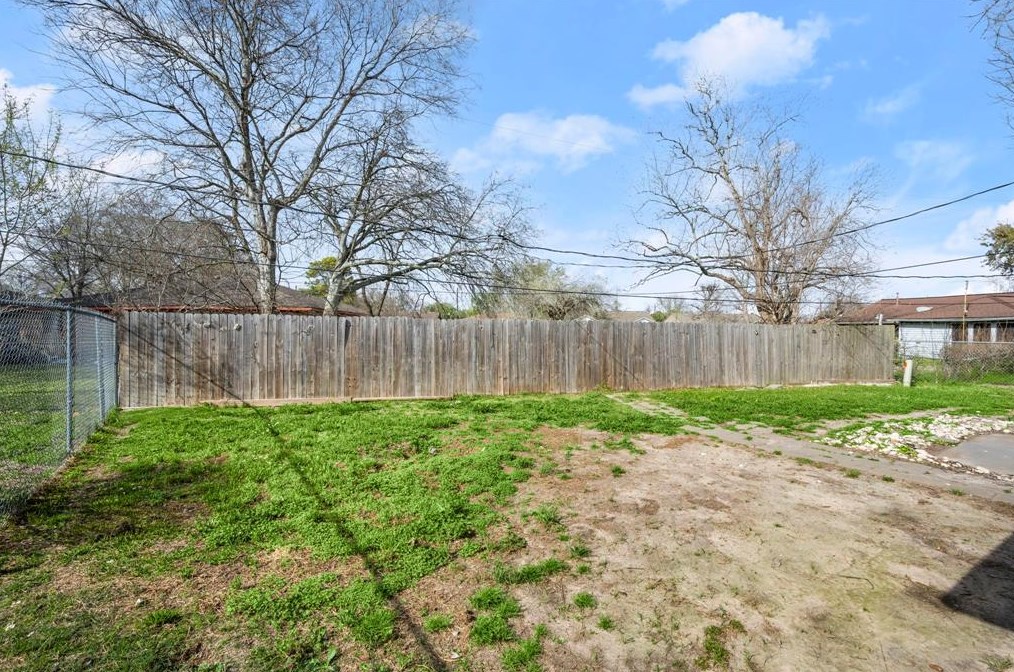 10978 Fairland Dr, Houston TX  77051-4648 exterior