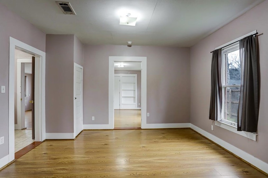 613 West St, Sealy, TX 77474