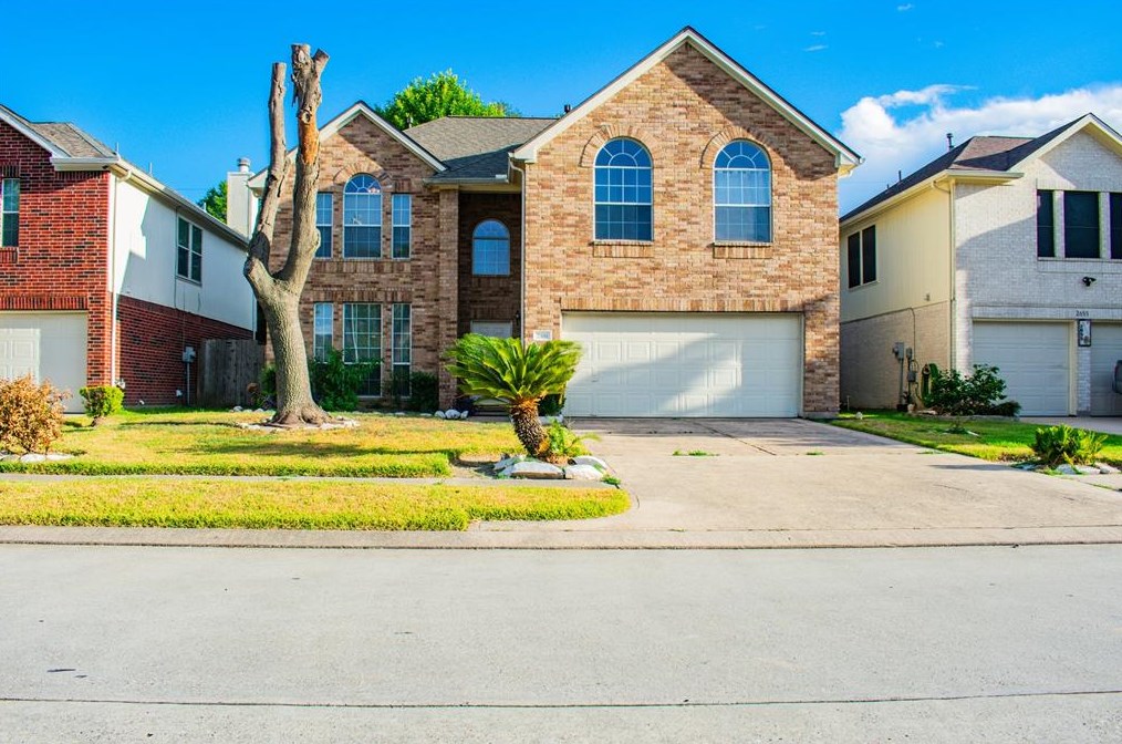 2651 Whitinham Dr, Houston, TX 77067-1145