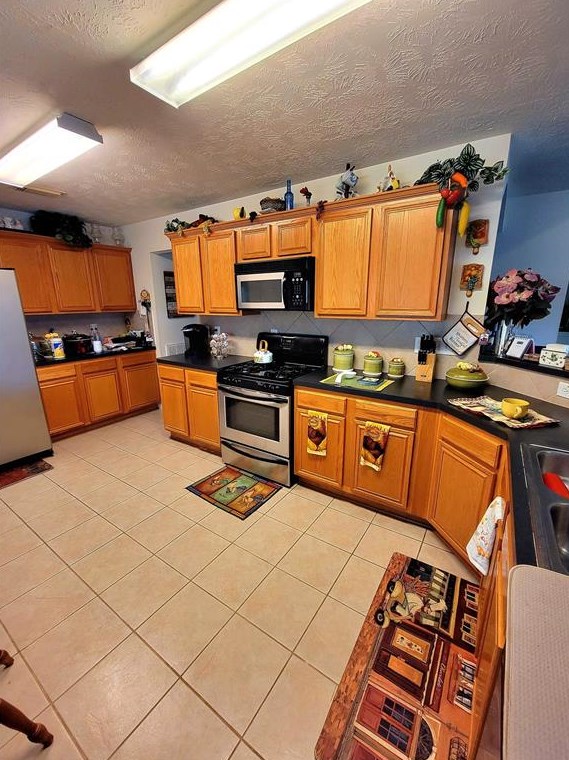 2651 Whitinham Dr, Houston TX  77067-1145 exterior