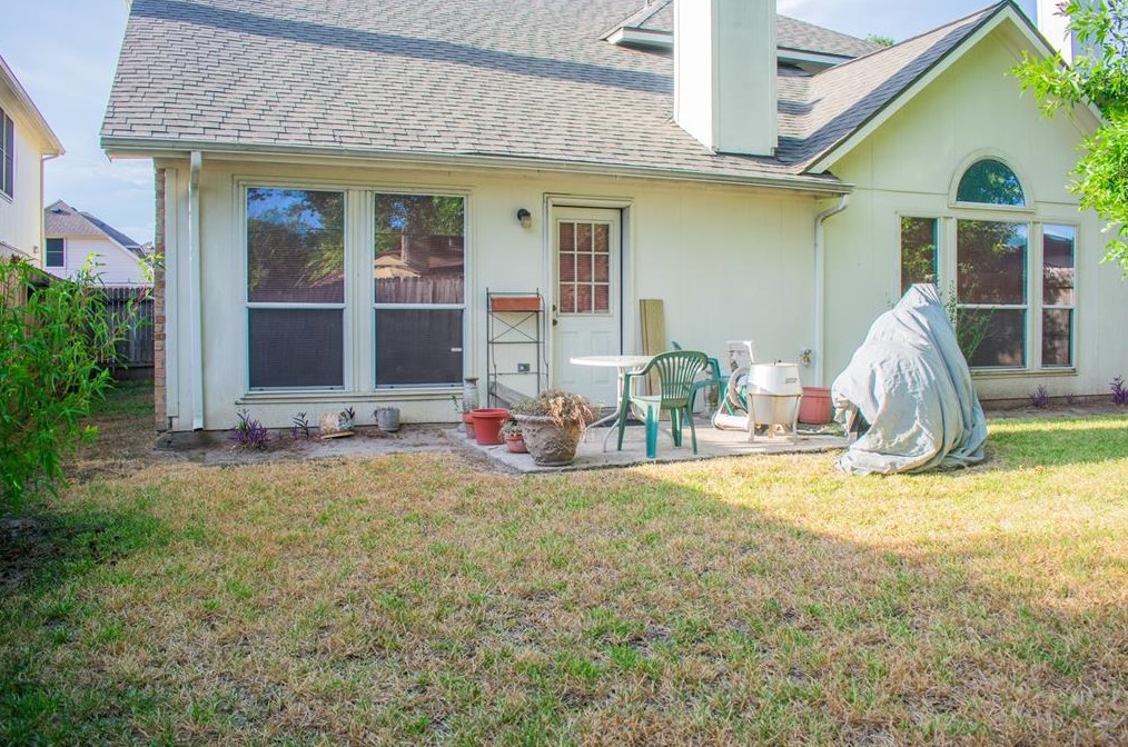 2651 Whitinham Dr, Houston TX  77067-1145 exterior