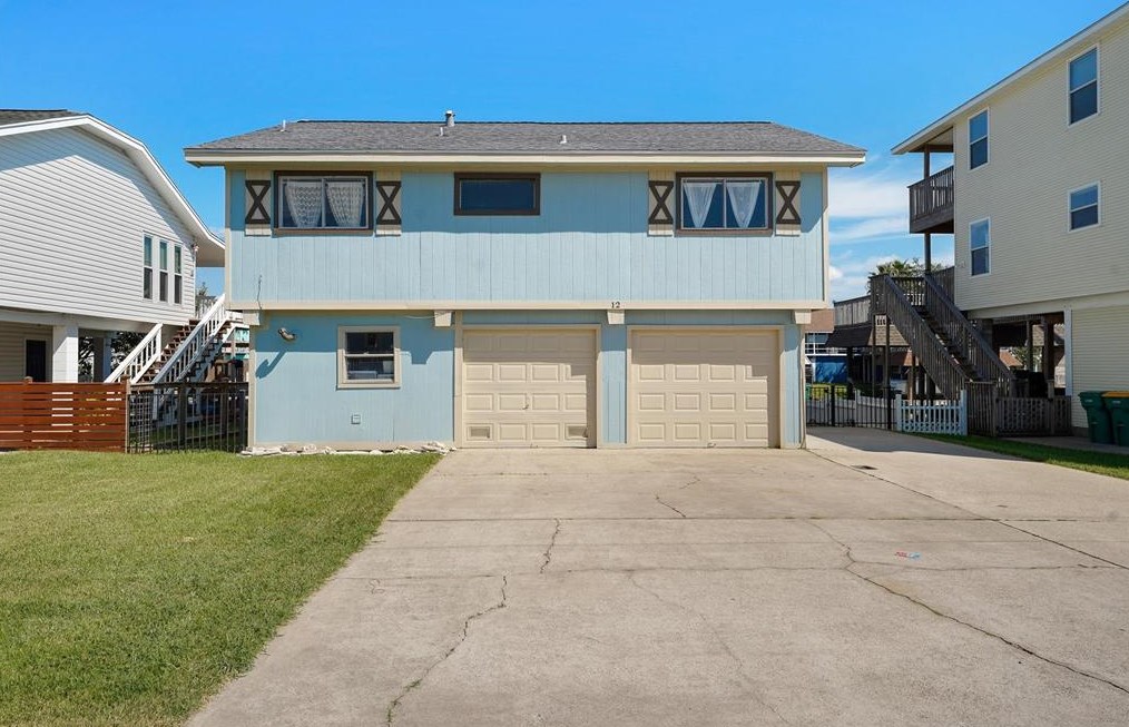 12 S Sandpiper St, La Marque, TX 77568