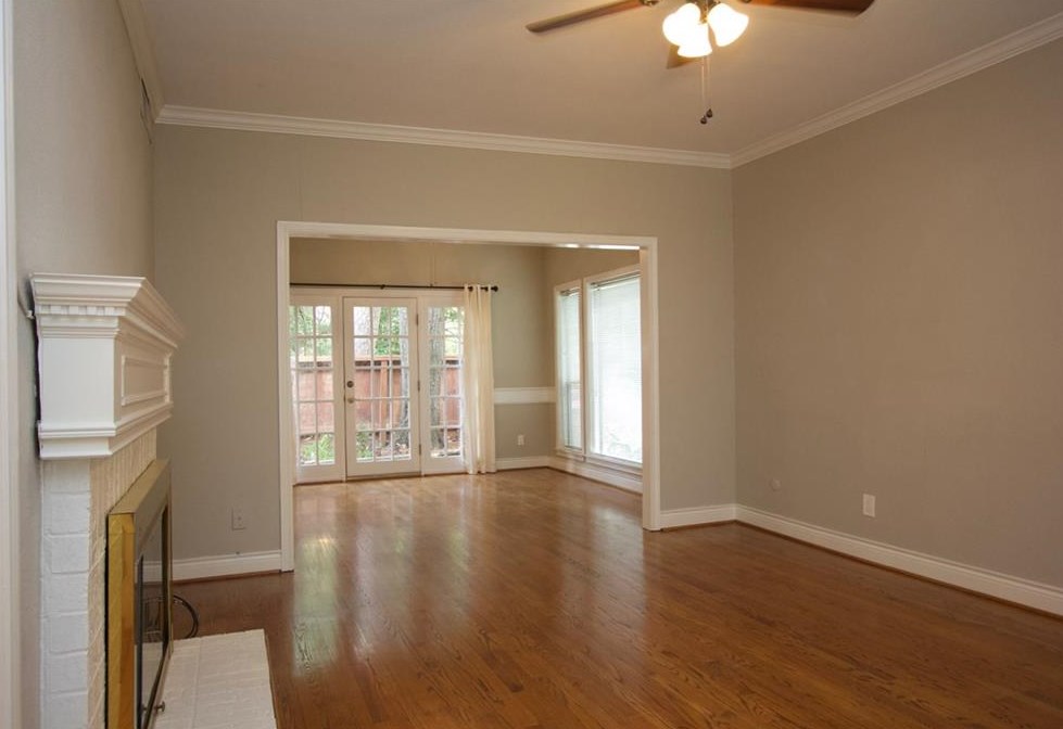 11711 Memorial Dr Apt 143, Houston, TX 77024