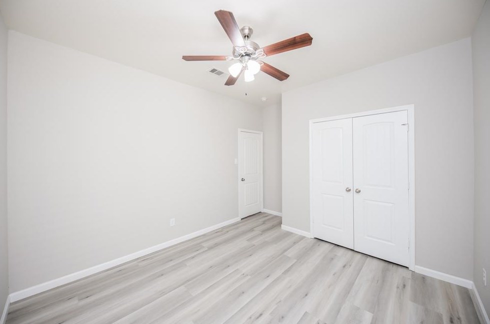 14030 Long Mdw Dr, Houston TX  77047-4657 exterior