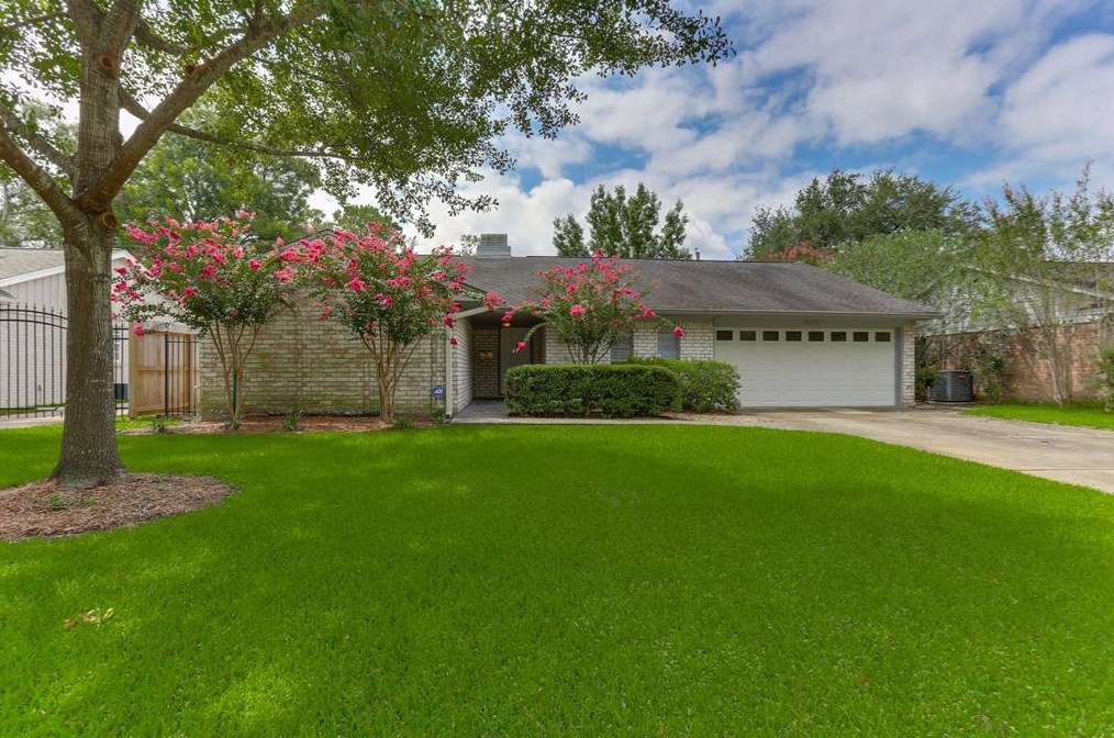 14123 Myrtlea Dr, Houston, TX 77079