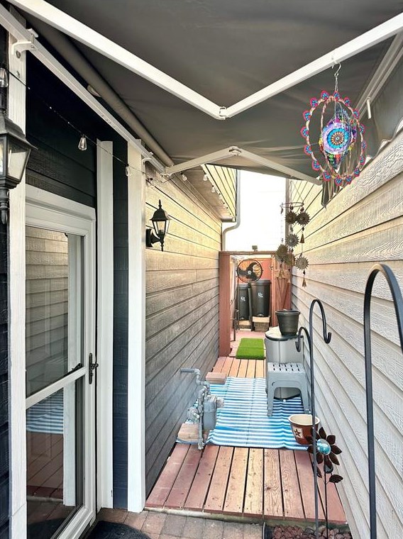 5945 Katy St, Houston TX  77007-1053 exterior