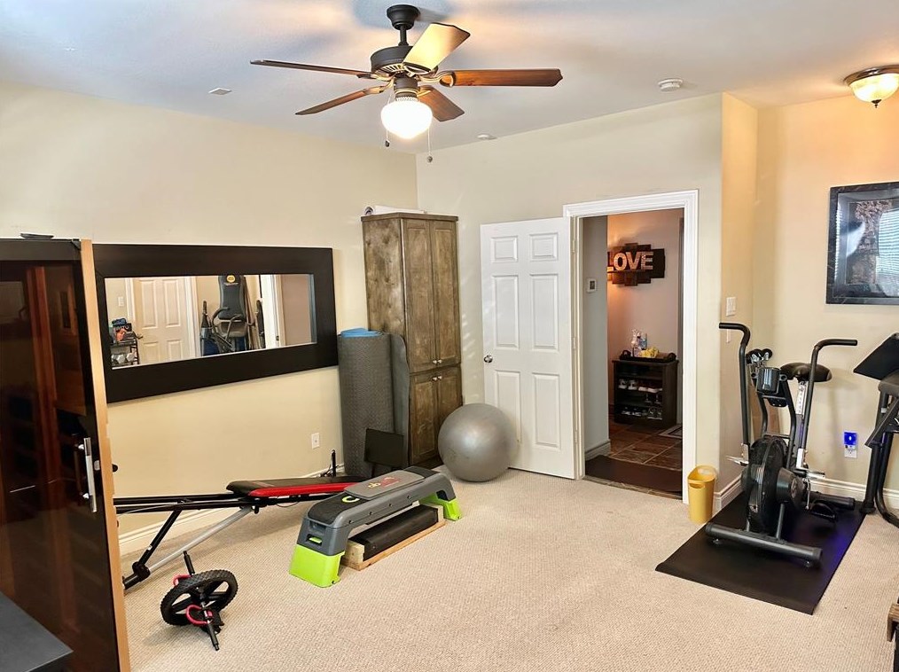 5945 Katy St, Houston TX  77007-1053 exterior