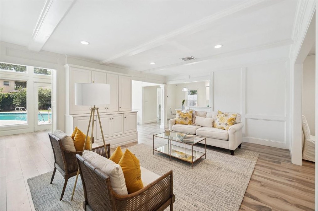 10819 Tupper Lake Dr, Houston, TX 77042-1345