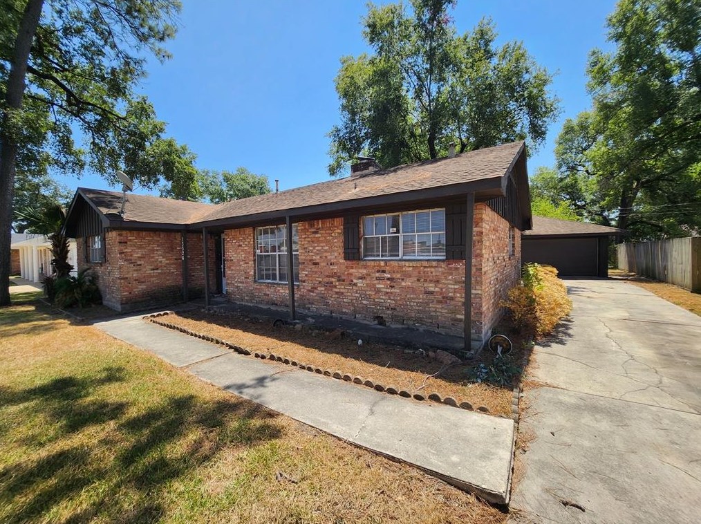 13326 Bretagne Dr, Houston, TX 77015
