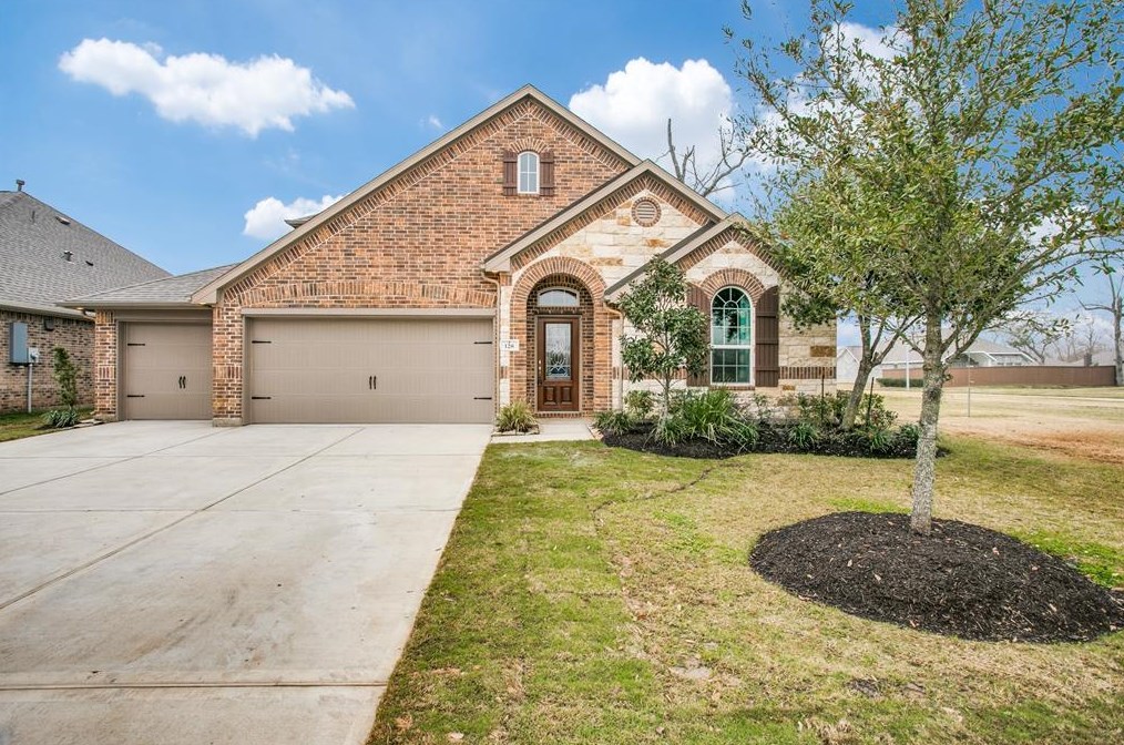 128 Canvasback Dr, Richwood, TX 77531-3636