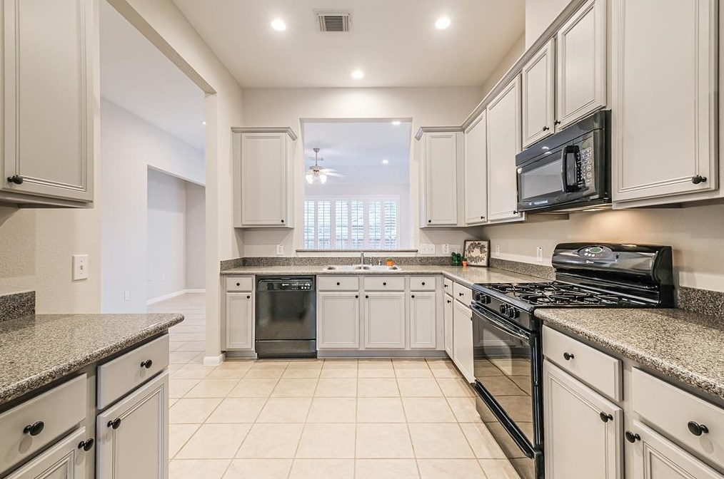 9718 Catalina Leaf Ln, Spring TX  77379-7756 exterior