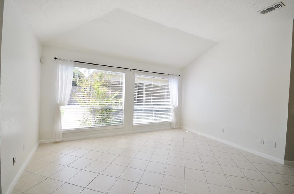 9206 Wellsworth Dr, Houston TX  77083-5941 exterior