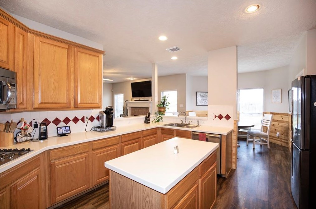 4415 Tree Line Dr, Pasadena TX 77505-3922 exterior