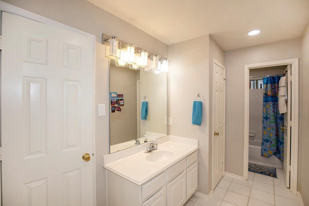 4415 Tree Line Dr, Pasadena TX 77505-3922 exterior