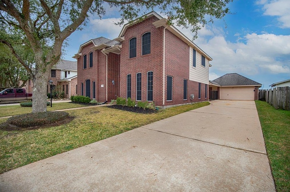 4415 Tree Line Dr, Pasadena, TX 77505-3925