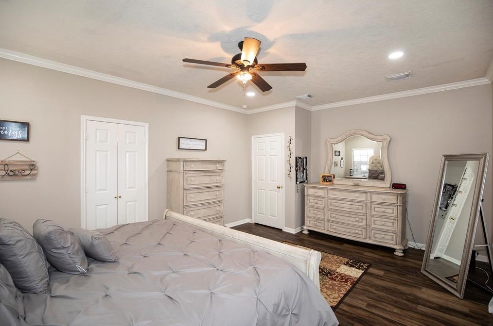 4415 Tree Line Dr, Pasadena TX 77505-3922 exterior