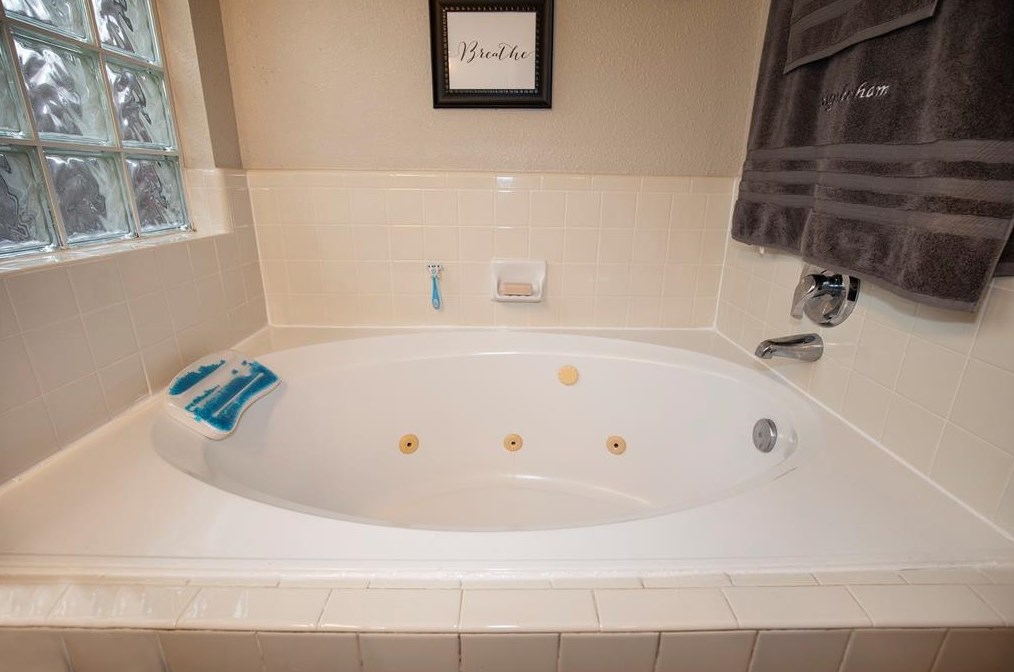 4415 Tree Line Dr, Pasadena TX 77505-3922 exterior