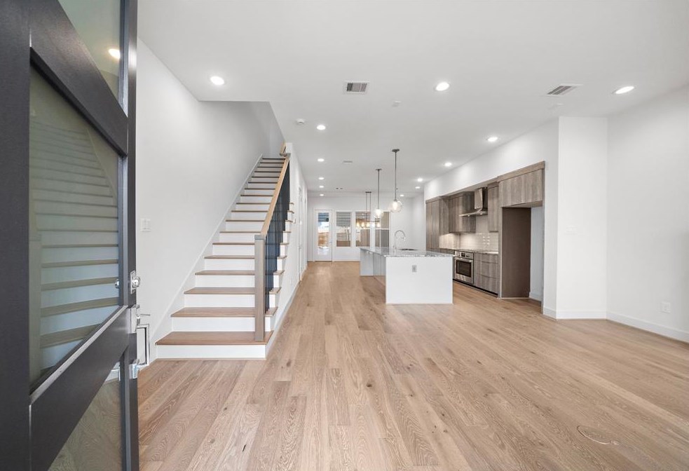 5207 Texas St, Houston, TX 77011
