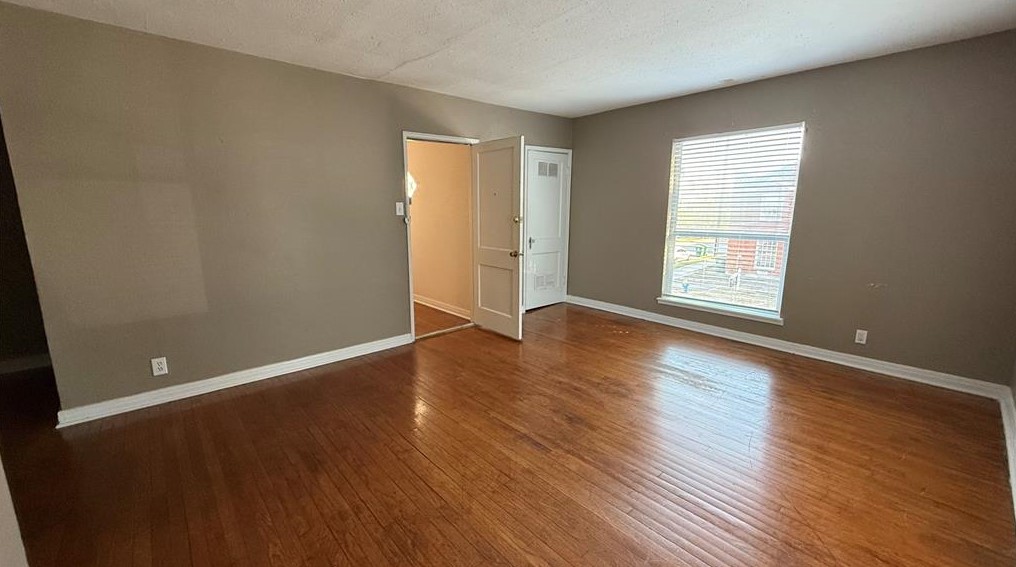 1842 W Main St Apt 4, Houston, TX 77098