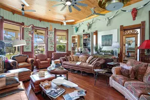 310 N Mound St, Nacogdoches, TX 75961 - Photo 2