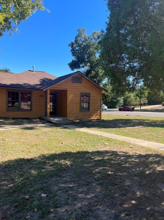 1021 Oak Dr, Huntsville, TX 77320