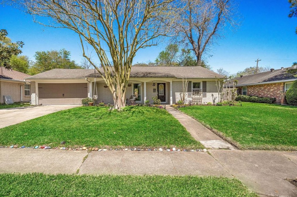 5506 Creekbend Dr, Houston, TX 77096-5013