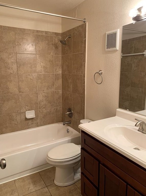 8100 Creekbend Dr, Houston TX  77071-1537 exterior