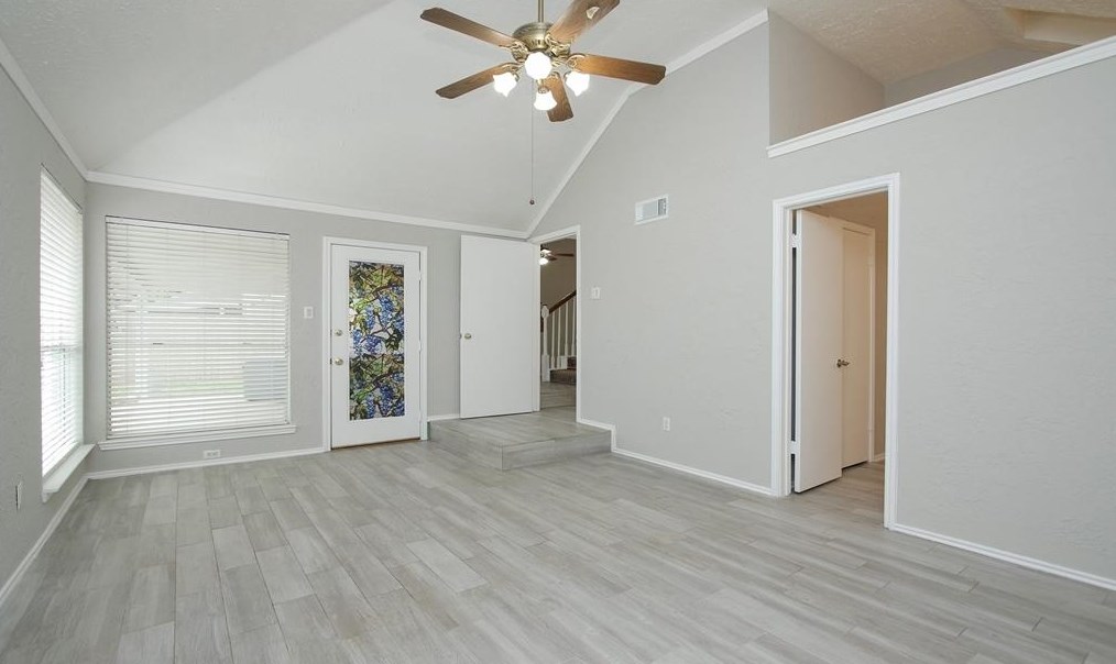 2103 Creekshire Dr, Sugar Land TX  77478-5221 exterior