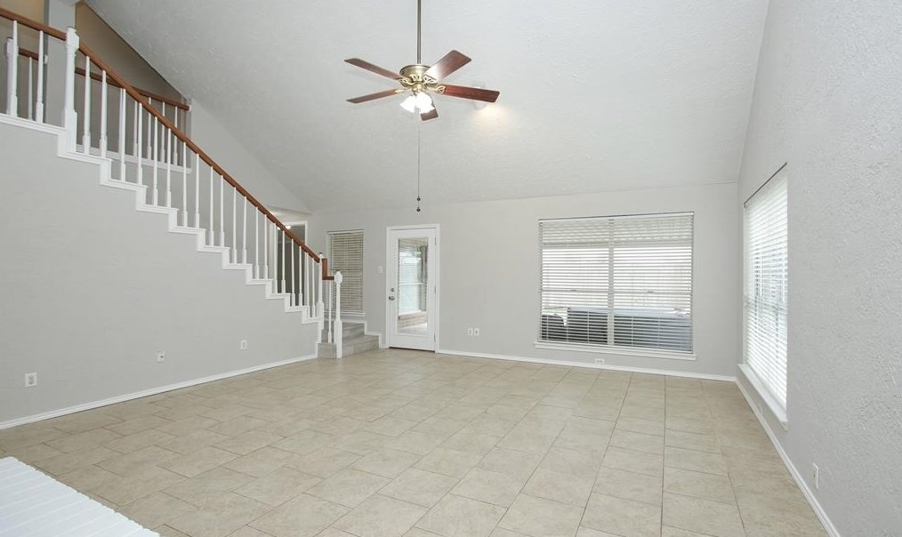 2103 Creekshire Dr, Sugar Land TX  77478-5221 exterior