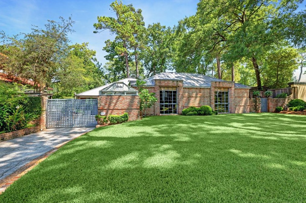 274 Pine Hollow Ln, Houston, TX 77056-1502