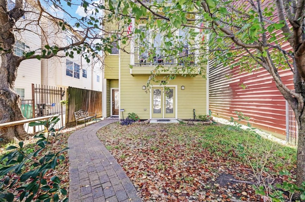 606 27th St, Houston, TX 77008-2208