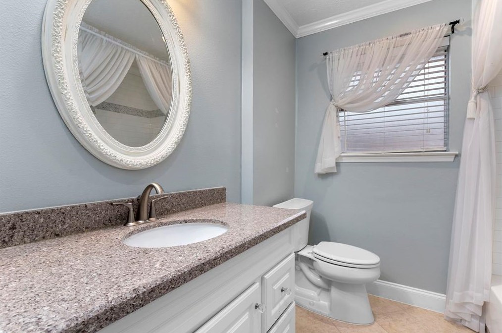 11323 Sagetrail Dr, Houston TX  77089-4417 exterior