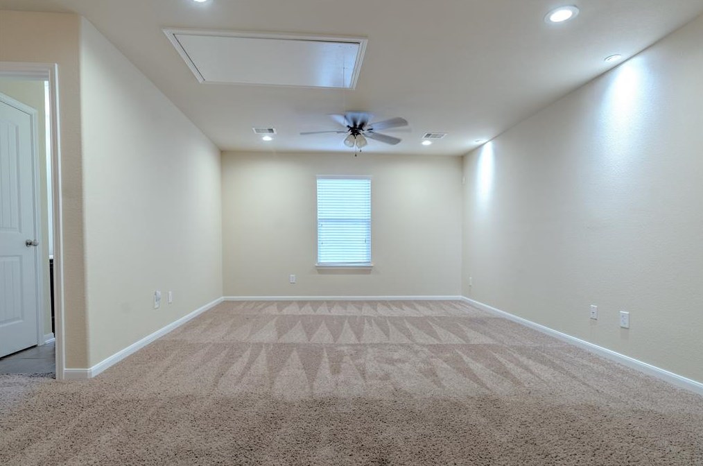1736 Park Oak Dr, Conroe, TX 77304