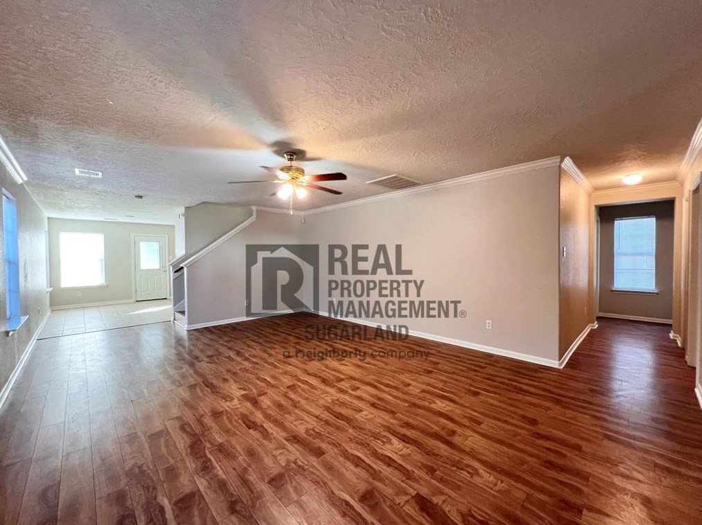 2706 Skyview Downs Dr, Houston, TX 77047