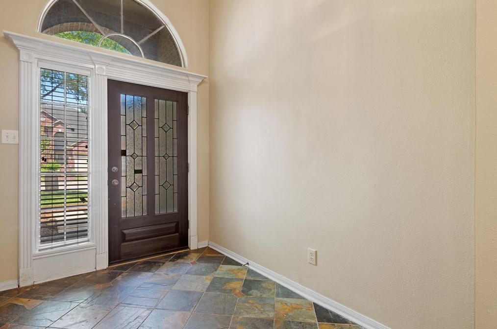 12923 Taylor Ln, Stafford, TX 77477