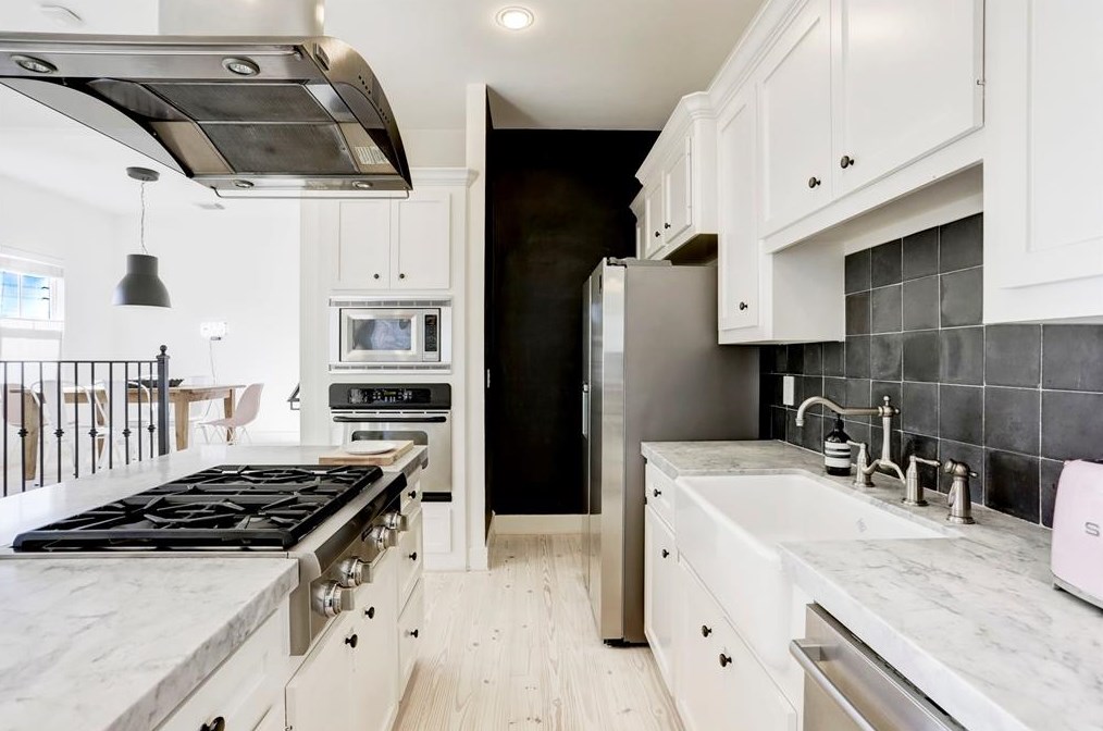 1333 Alexander St, Houston TX 77007-1422 exterior