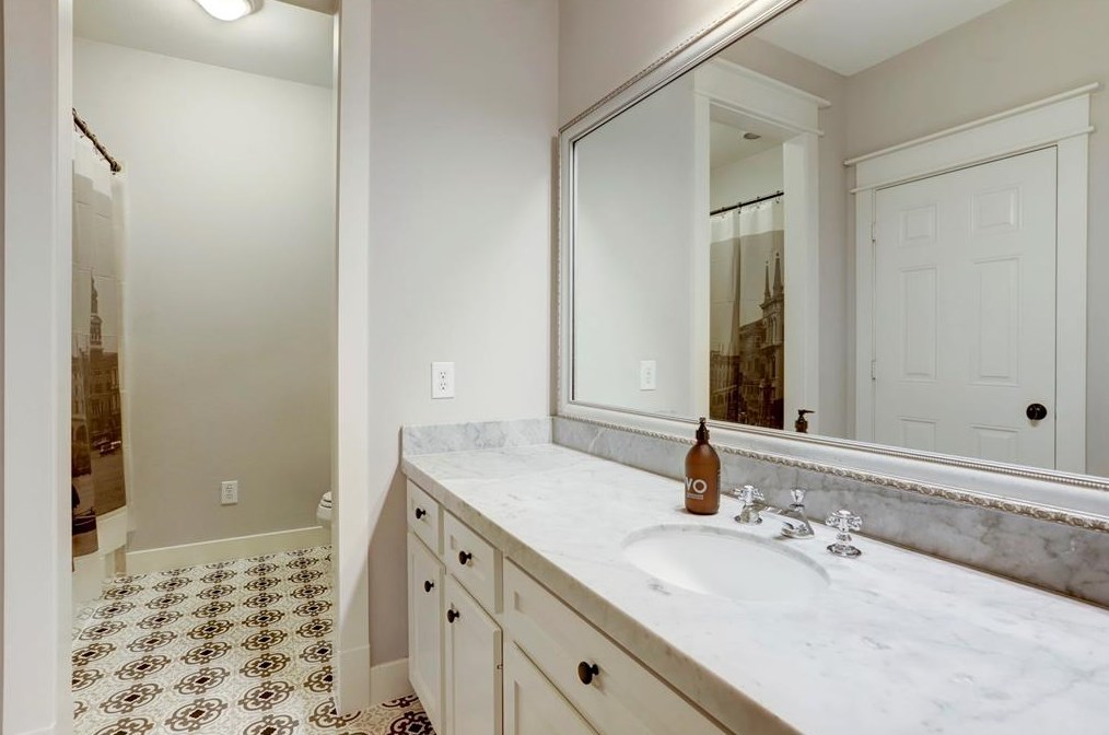 1333 Alexander St, Houston TX 77007-1422 exterior