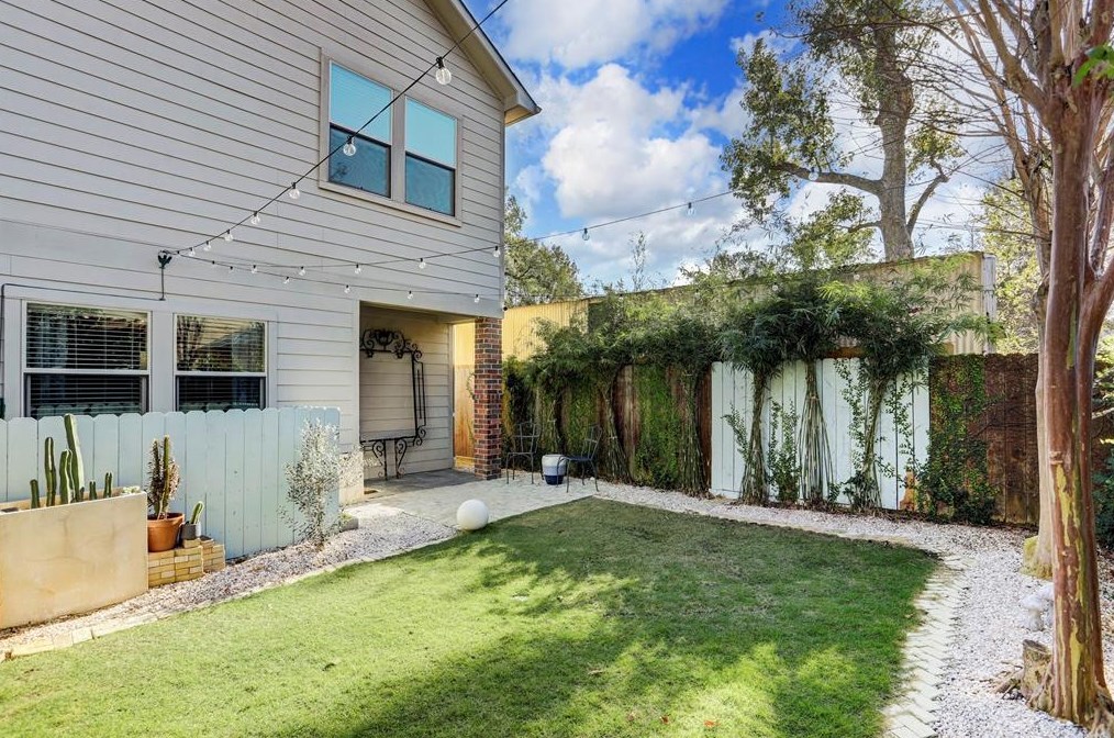 1333 Alexander St, Houston TX 77007-1422 exterior