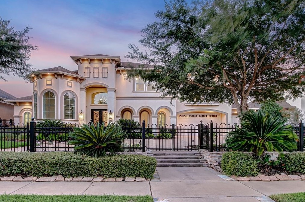 1611 Prestwick Ave, Sugar Land, TX 77479-3191