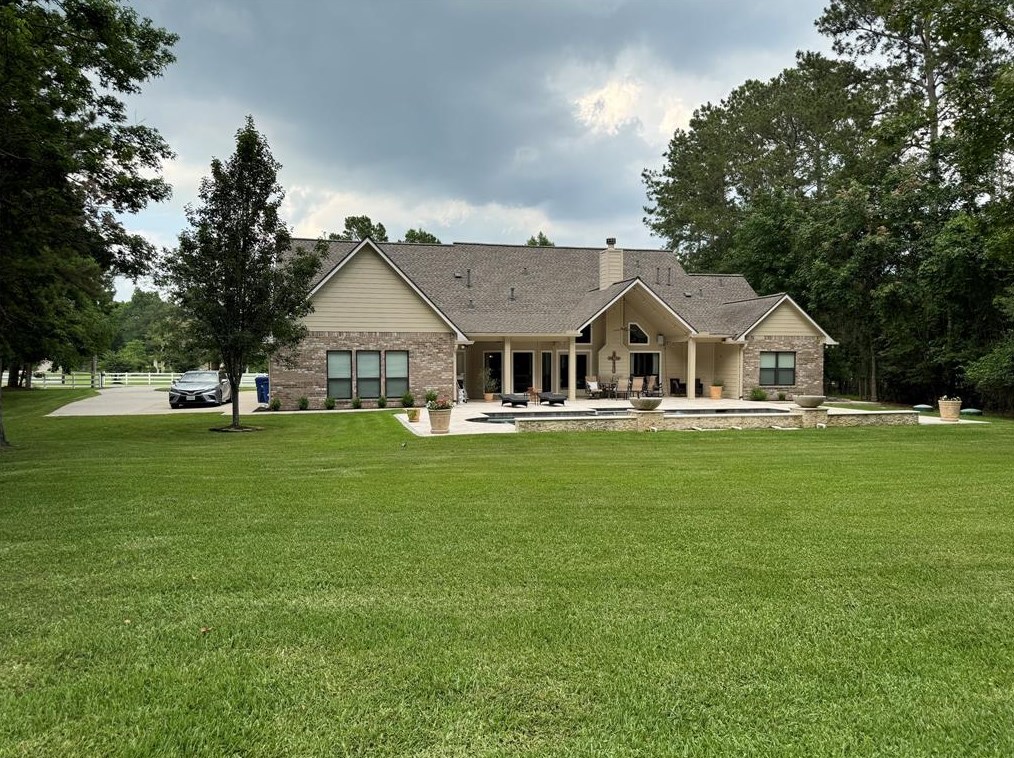 11835 Live Oak Dr, Magnolia, TX 77354-6287
