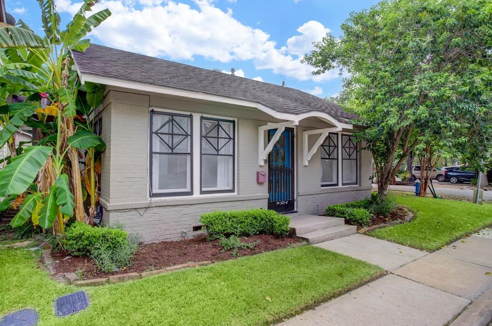 923 Damon Ct, Houston, TX 77006