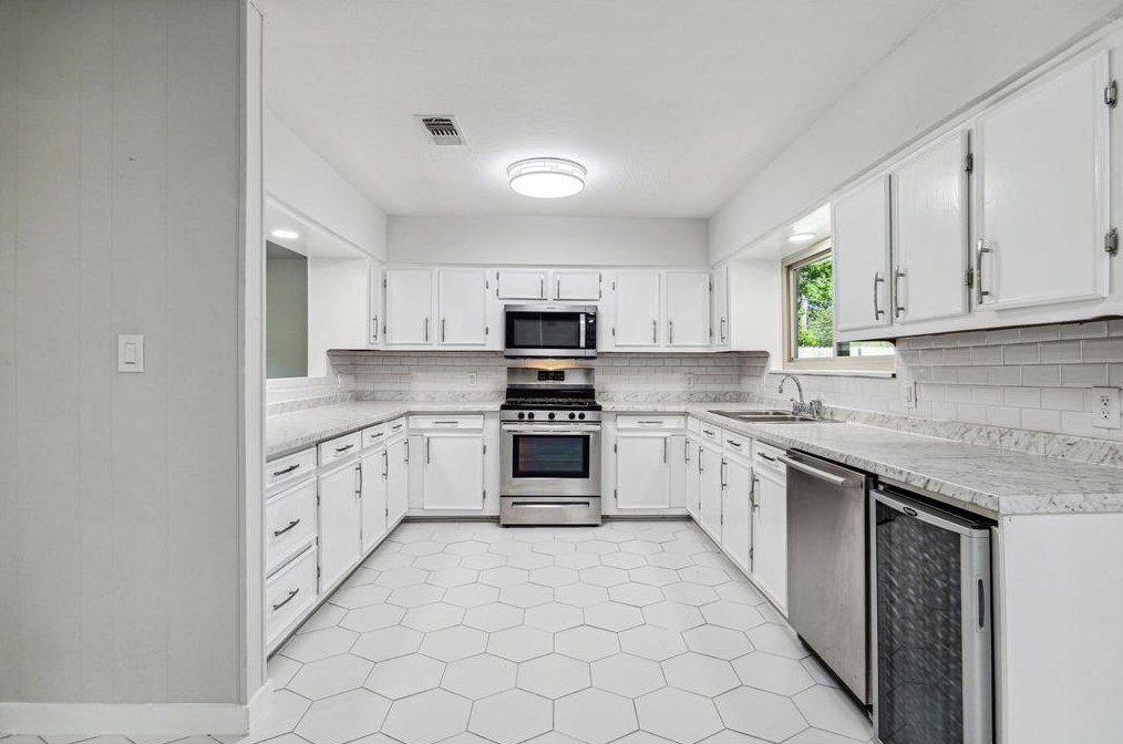 7102 Pinetex Dr, Humble TX 77396-2658 exterior