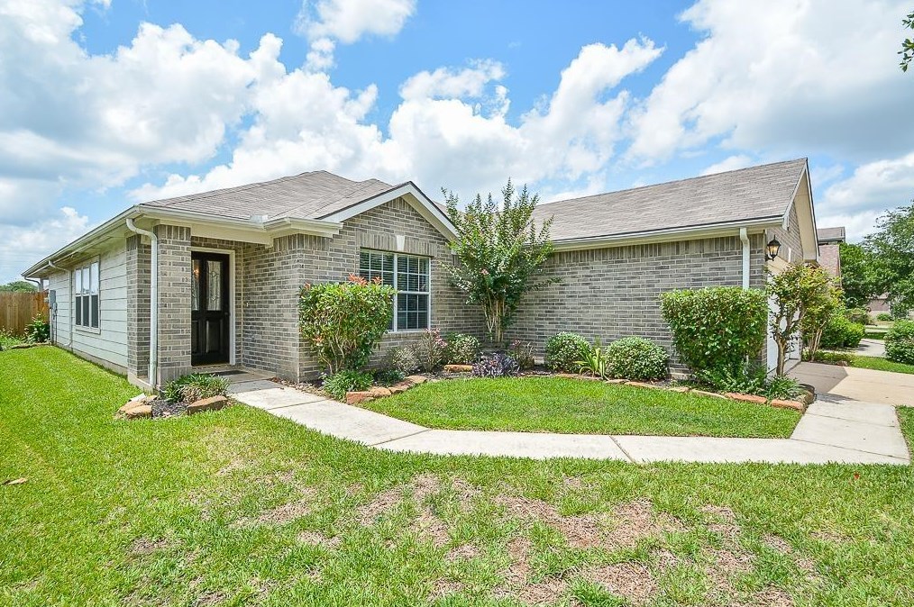 6123 Springbrook Garden Ln, Spring, TX 77379-3258