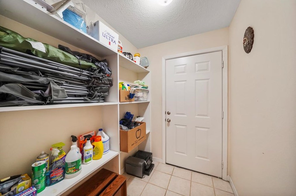 2214 Boss St, La Marque, TX 77568