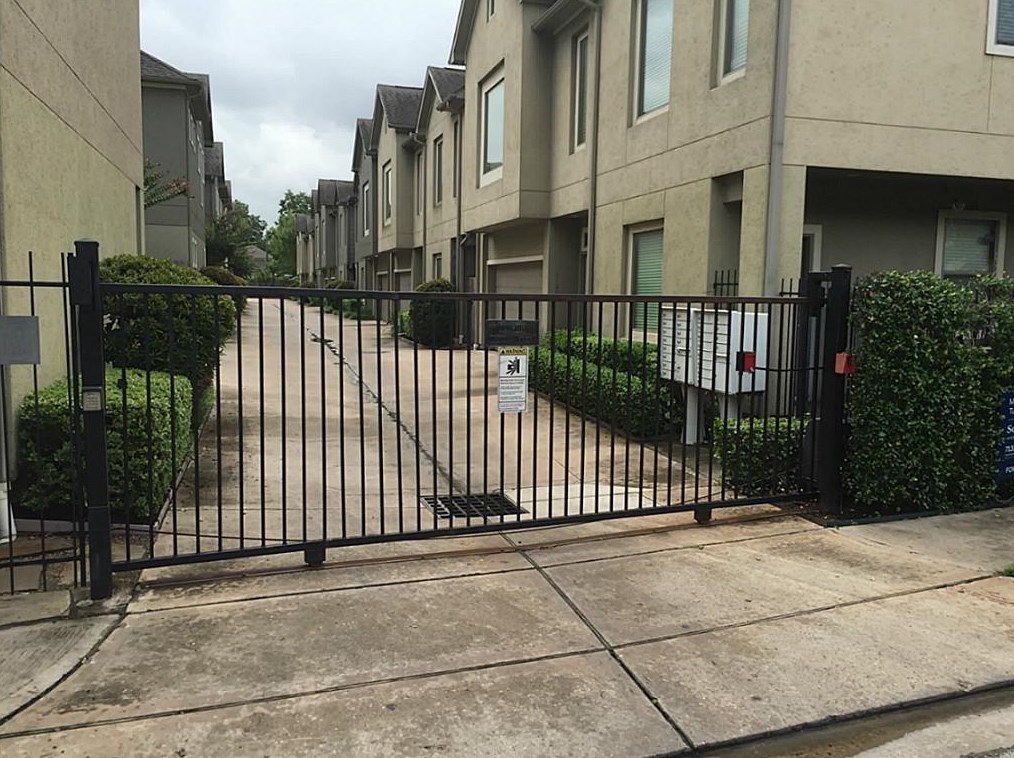 1128 Patterson St, Houston, TX 77007
